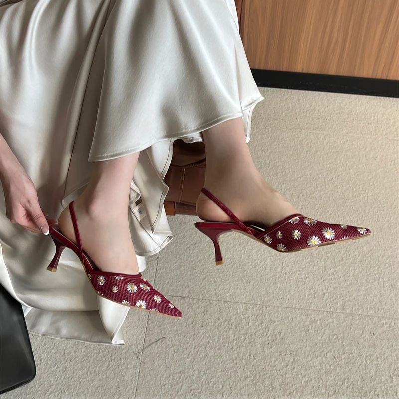Women'S Shoes Burgundy - รองเท้าส้นเตี้ยสีเบอร์กันดี หัวแหลม แบบสวมเปิดส้น ประดับลายปักดอกไม้ สำหรับผู้หญิง ใส่ได้ในฤดูร้อน